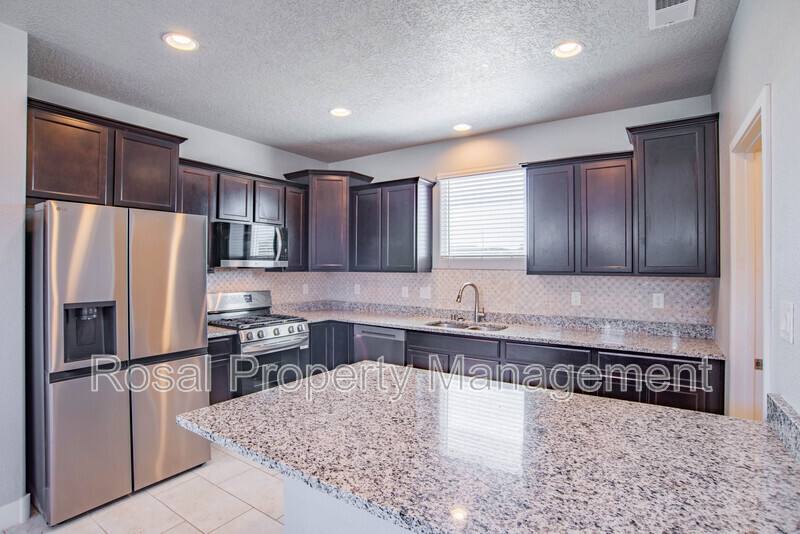 House for rent at 933 Northern Blvd NE, Rio Rancho, NM 87124