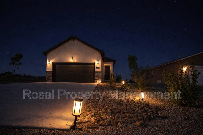 House for rent at 933 Northern Blvd NE, Rio Rancho, NM 87124