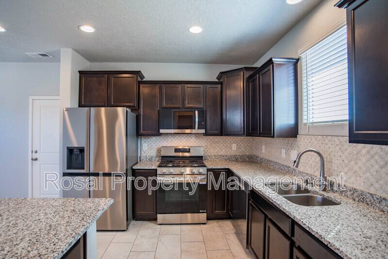 House for rent at 933 Northern Blvd NE, Rio Rancho, NM 87124