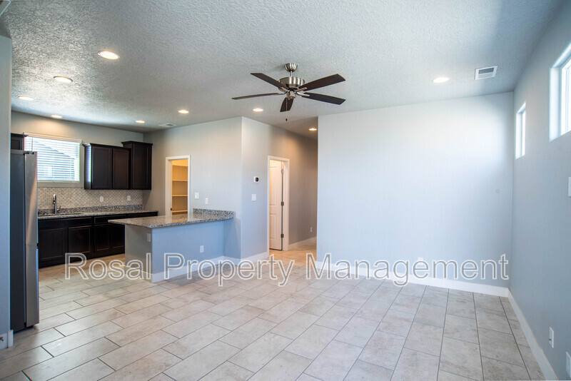 House for rent at 933 Northern Blvd NE, Rio Rancho, NM 87124