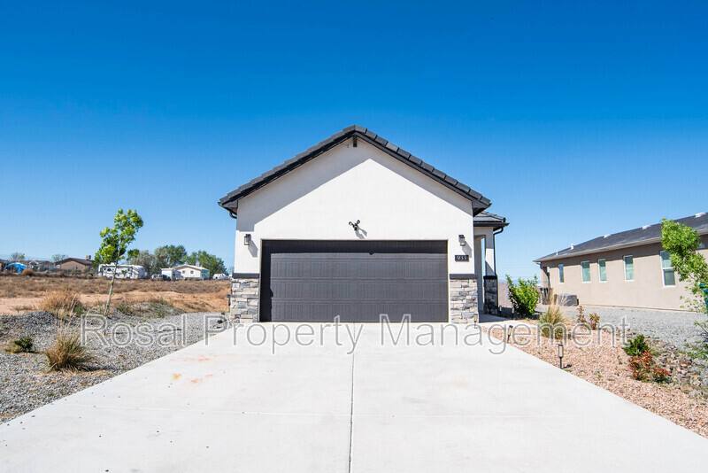 House for rent at 933 Northern Blvd NE, Rio Rancho, NM 87124