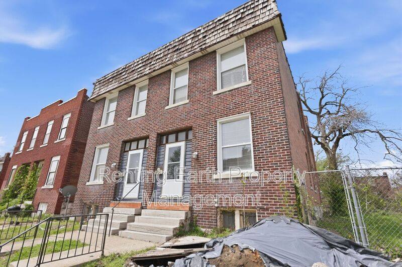 House for rent at 3127 Clay Ave Side B, Saint Louis, MO 63115