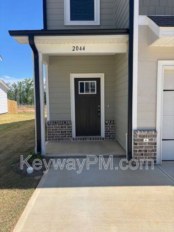Townhouse for rent at 2044 Denmark Ave SE, Aiken, SC 29801