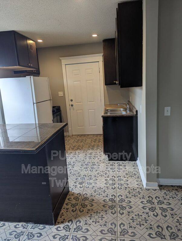 Apartment for rent at 605 Van Buren Ave #3, Saint Paul, MN 55103