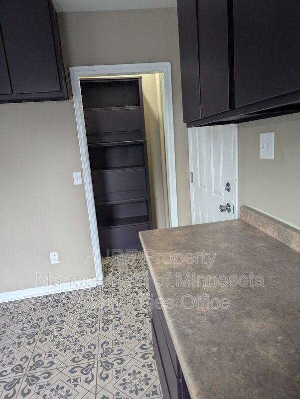 Apartment for rent at 605 Van Buren Ave #4, Saint Paul, MN 55103