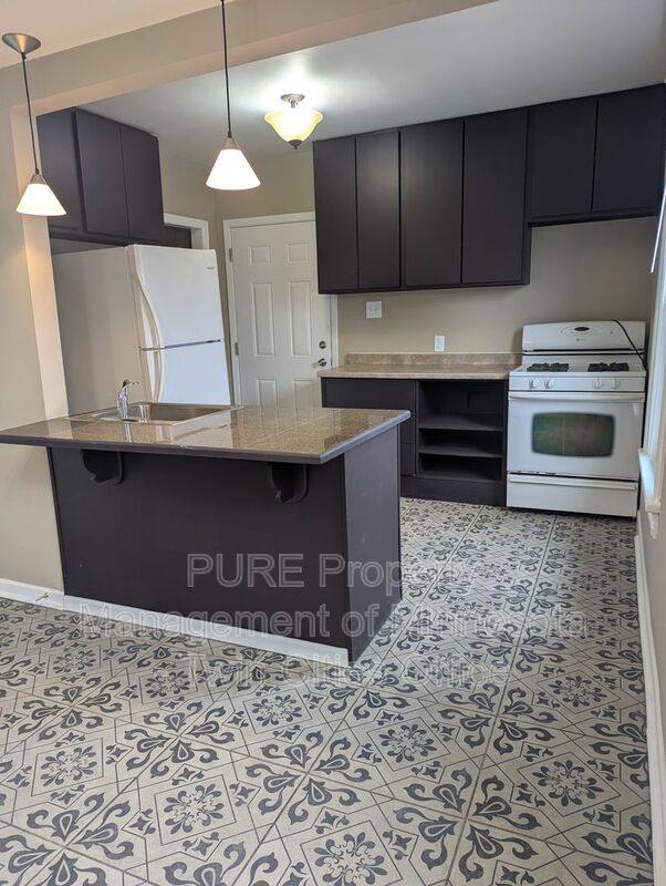 Apartment for rent at 605 Van Buren Ave #4, Saint Paul, MN 55103