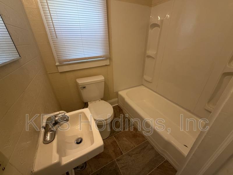Apartment for rent at 754 Fremont St, Norfolk, VA 23504