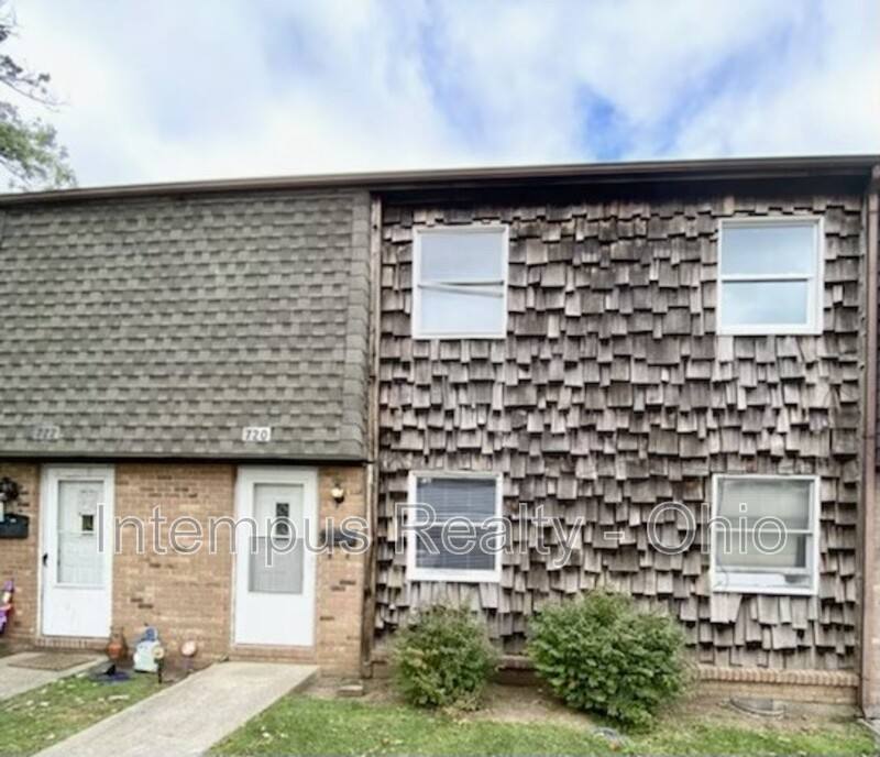 Townhouse for rent at 718 W Light St, Urbana, OH 43078