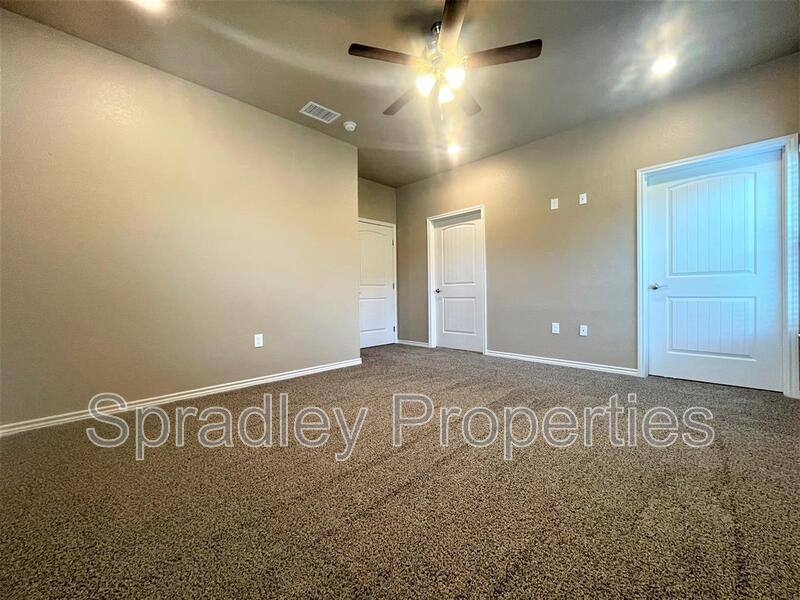 Apartment for rent at 1065B Hibiscus Dr, Belton, TX 76513
