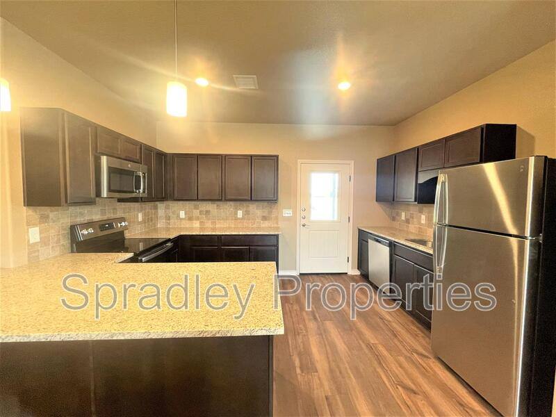 Apartment for rent at 1065B Hibiscus Dr, Belton, TX 76513