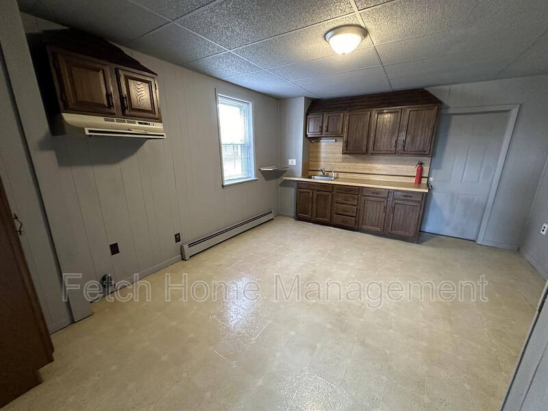 Townhouse for rent at 422 Hillside Ave, Lancaster, PA 17603