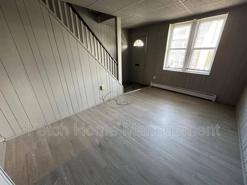 Townhouse for rent at 422 Hillside Ave, Lancaster, PA 17603