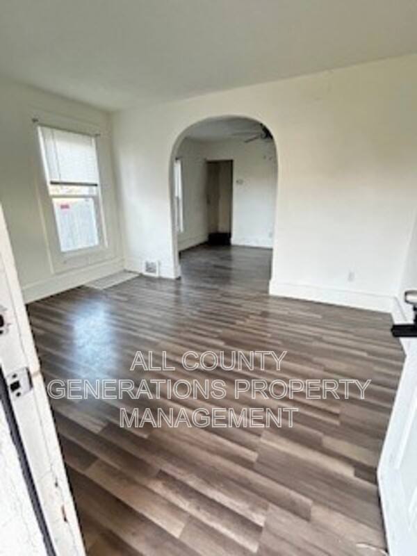 Apartment for rent at 1714 E 30th St, Lorain, OH 44055
