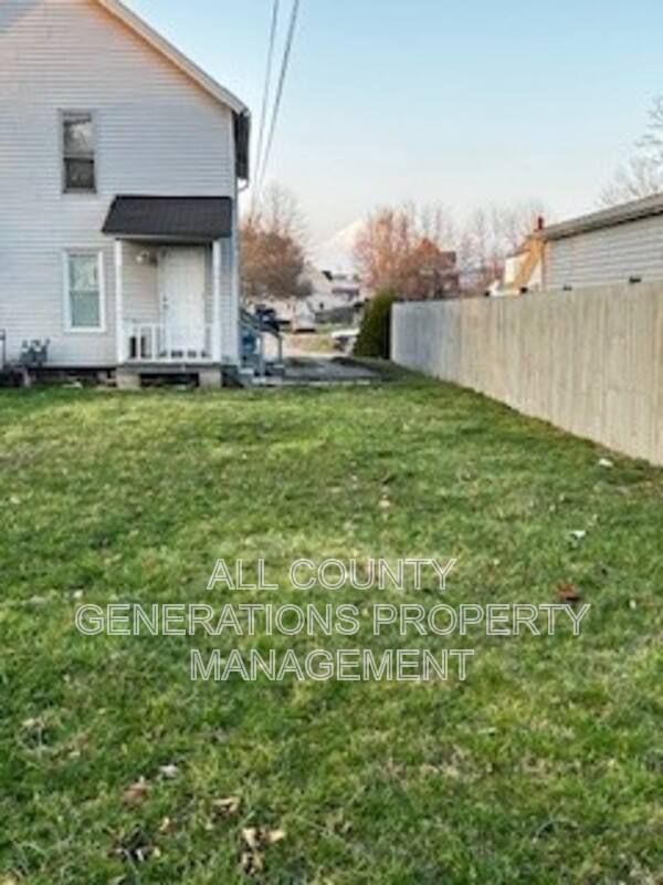 Apartment for rent at 1714 E 30th St, Lorain, OH 44055