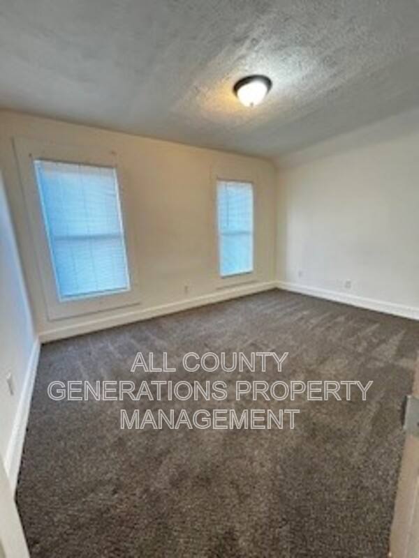 Apartment for rent at 1714 E 30th St, Lorain, OH 44055