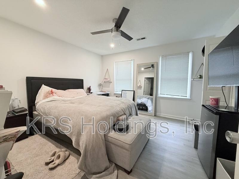 Townhouse for rent at 815 Edwards St #B, Chapel Hill, NC 27516