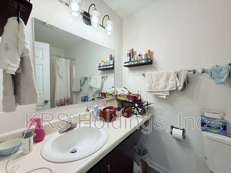 Townhouse for rent at 815 Edwards St #B, Chapel Hill, NC 27516