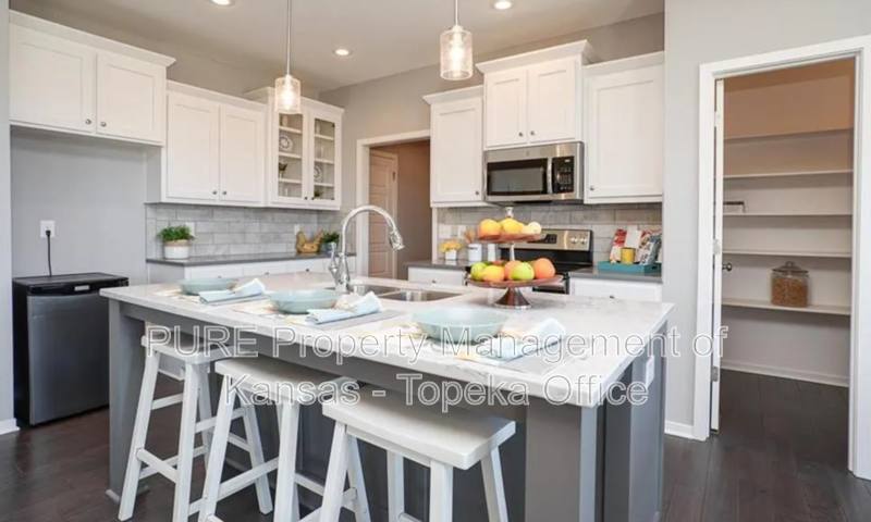 House for rent at 21705 W 46th Terrace, Shawnee, KS 66226