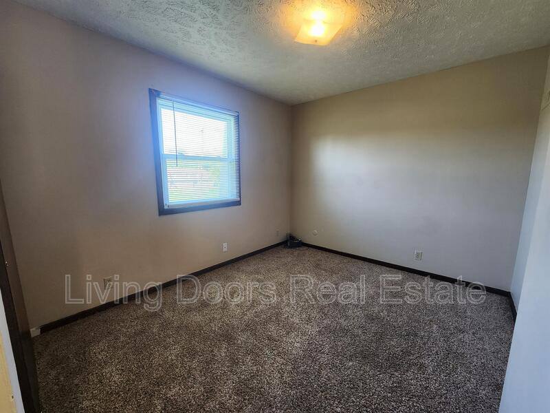 Apartment for rent at 1627 Deweese Dr, Lincoln, NE 68504