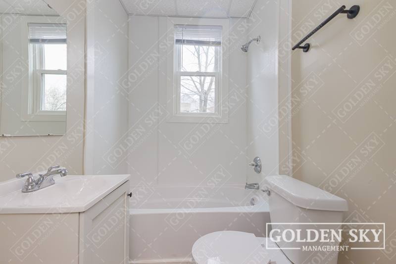 Apartment for rent at 219 E Willard St #1, Muncie, IN 47302