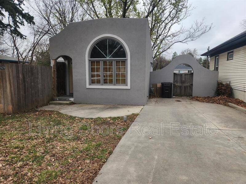 House for rent at 3829 W St, Lincoln, NE 68503