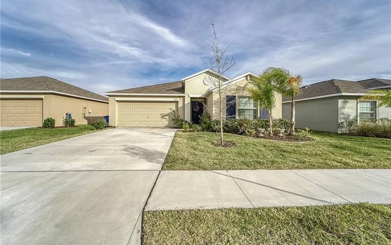 House for rent at 17134 White Mangrove Dr, Wimauma, FL 33598