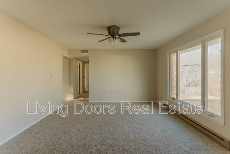 Apartment for rent at 402 W Eldora Ave #D, Weeping Water, NE 68463