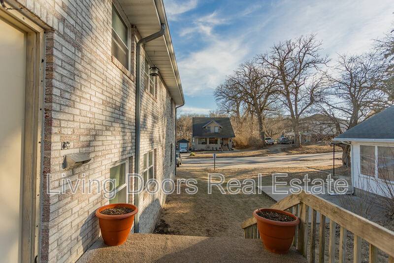 Apartment for rent at 402 W Eldora Ave #D, Weeping Water, NE 68463