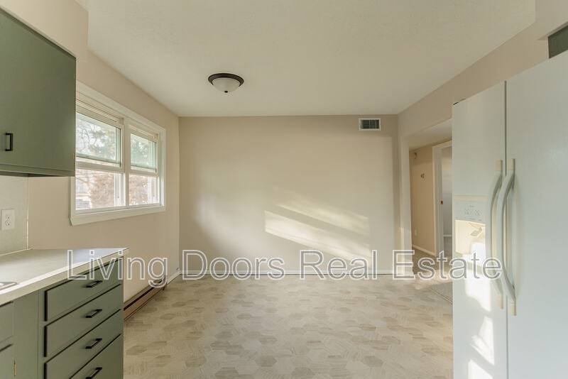 Apartment for rent at 402 W Eldora Ave #D, Weeping Water, NE 68463