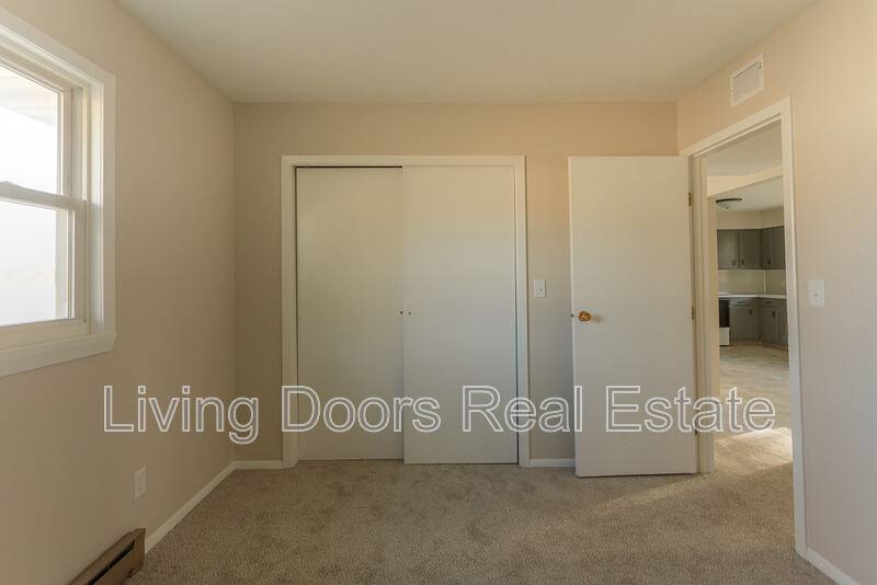Apartment for rent at 402 W Eldora Ave #D, Weeping Water, NE 68463