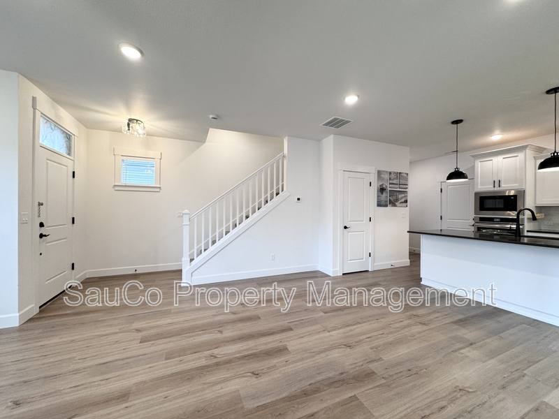 House for rent at 3920 SE 83rd Ave, Hillsboro, OR 97123