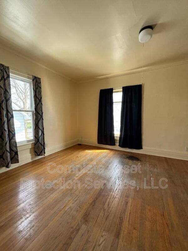 Apartment for rent at 114 1 2 I St, La Porte, IN 46350