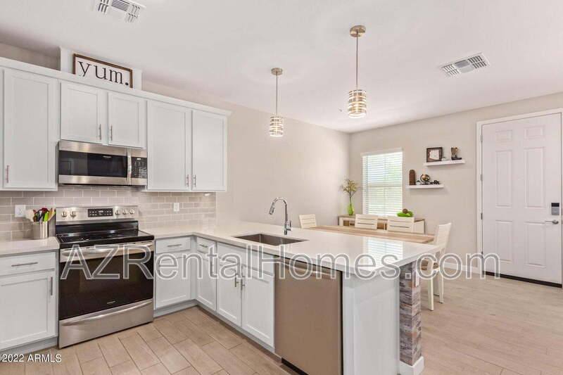 Townhouse for rent at 155 N Lakeview Blvd #136, Chandler, AZ 85225