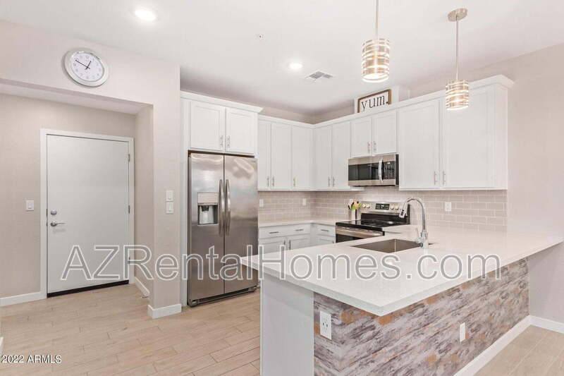 Townhouse for rent at 155 N Lakeview Blvd #136, Chandler, AZ 85225