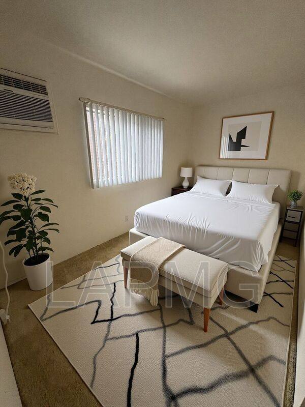Apartment for rent at 6200-6206 Fountain Ave, Los Angeles, CA 90028