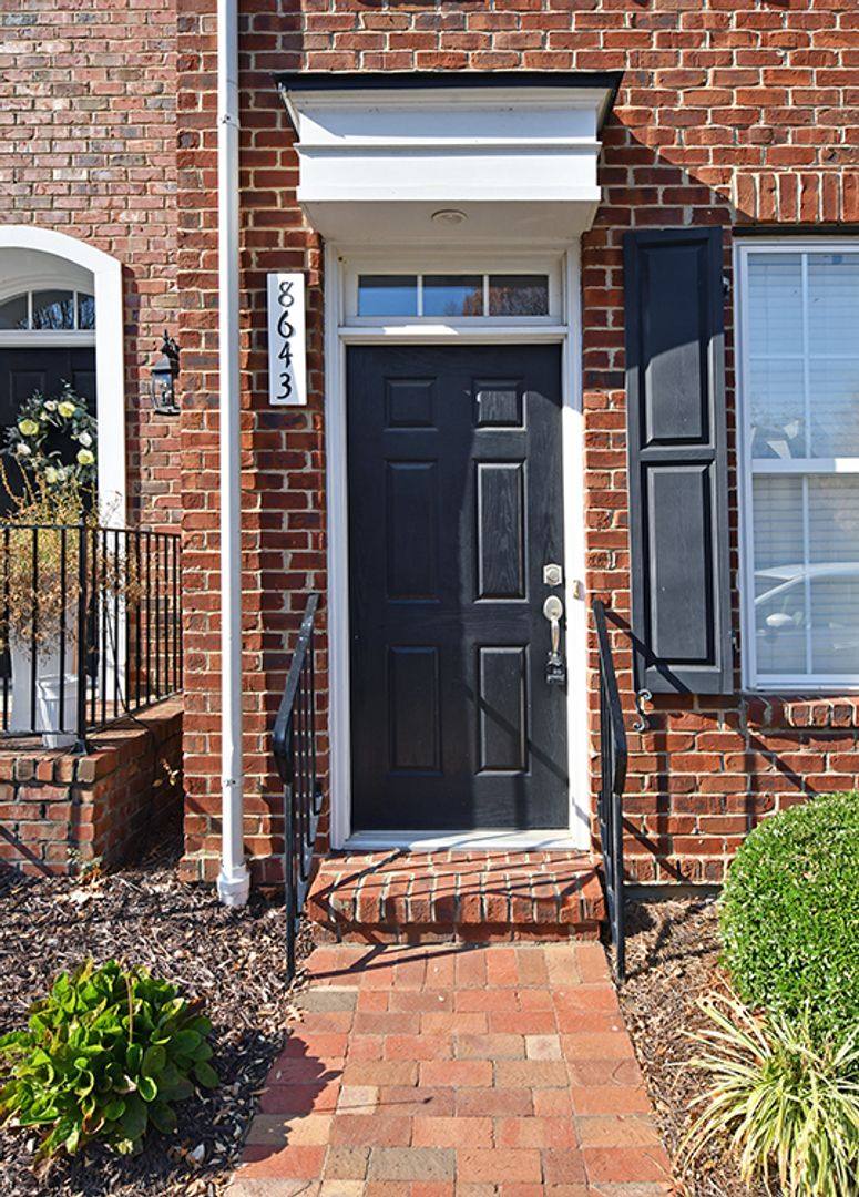Townhouse for rent at 8643 Beaver Creek Dr, Charlotte, NC 28269