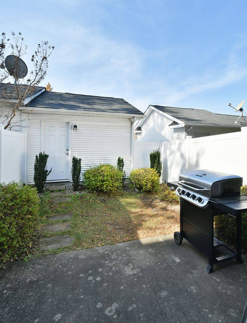 Townhouse for rent at 8643 Beaver Creek Dr, Charlotte, NC 28269