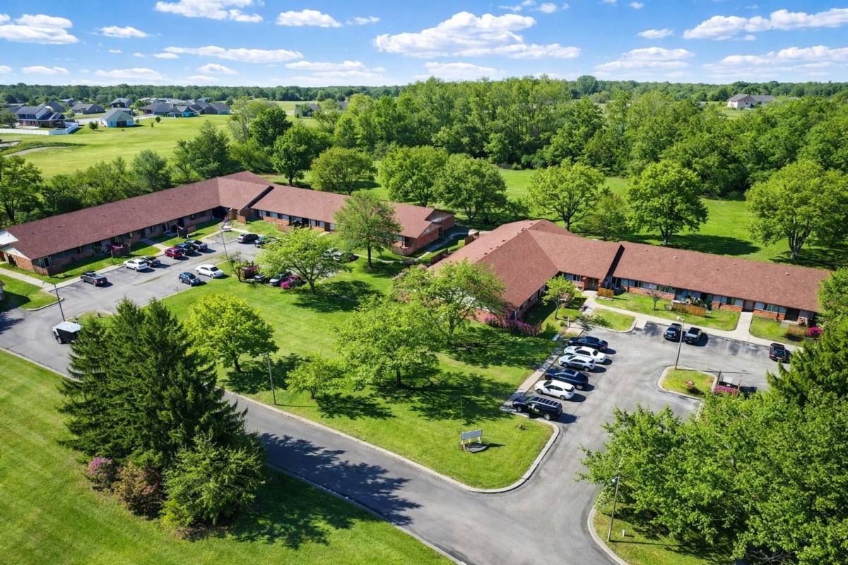 Apartment for rent at 1802 S Plaza Dr, Elwood, IN 46036