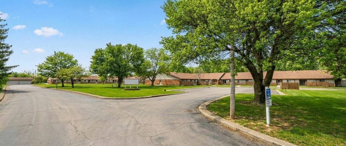 Apartment for rent at 1802 S Plaza Dr, Elwood, IN 46036
