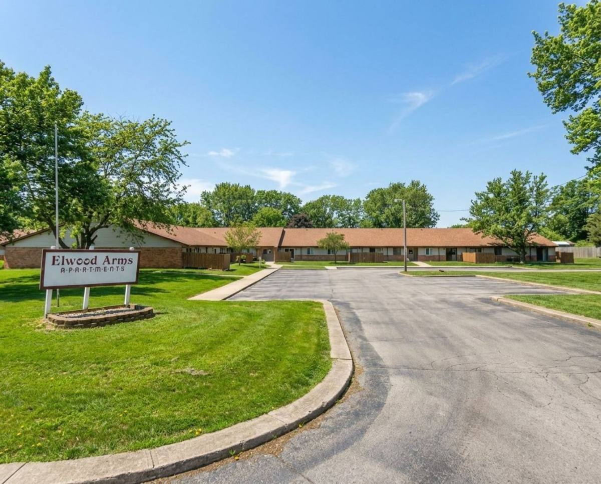 Apartment for rent at 1802 S Plaza Dr, Elwood, IN 46036