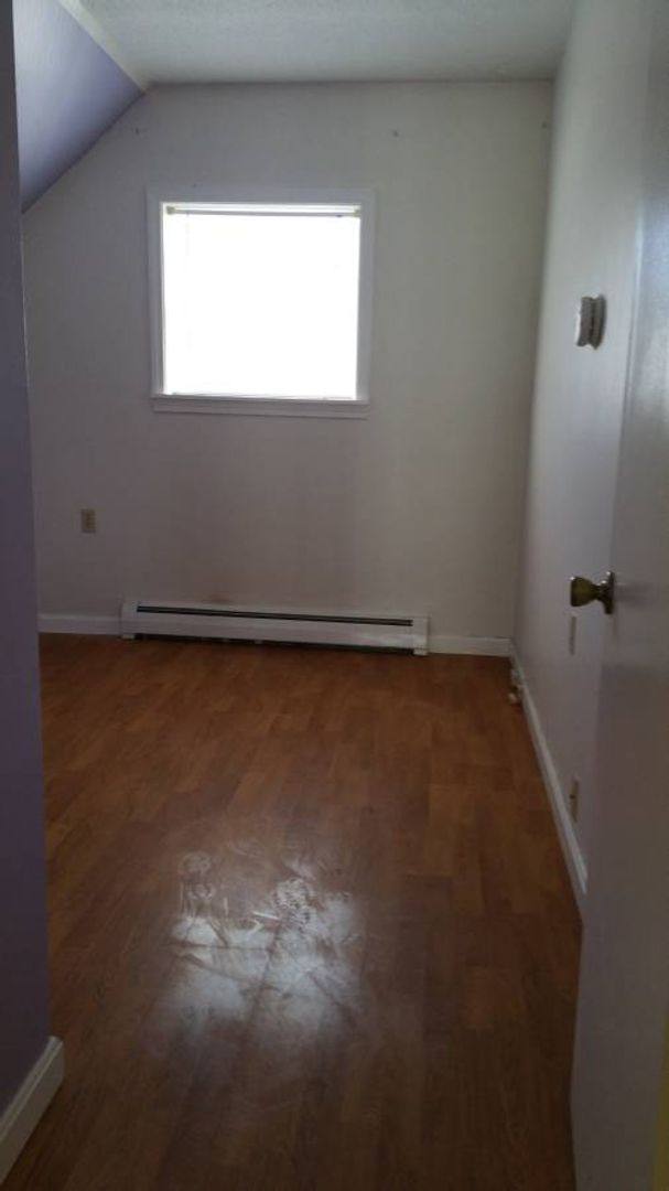 Apartment for rent at 344 Pine Hill Rd, Newport, VT 05855