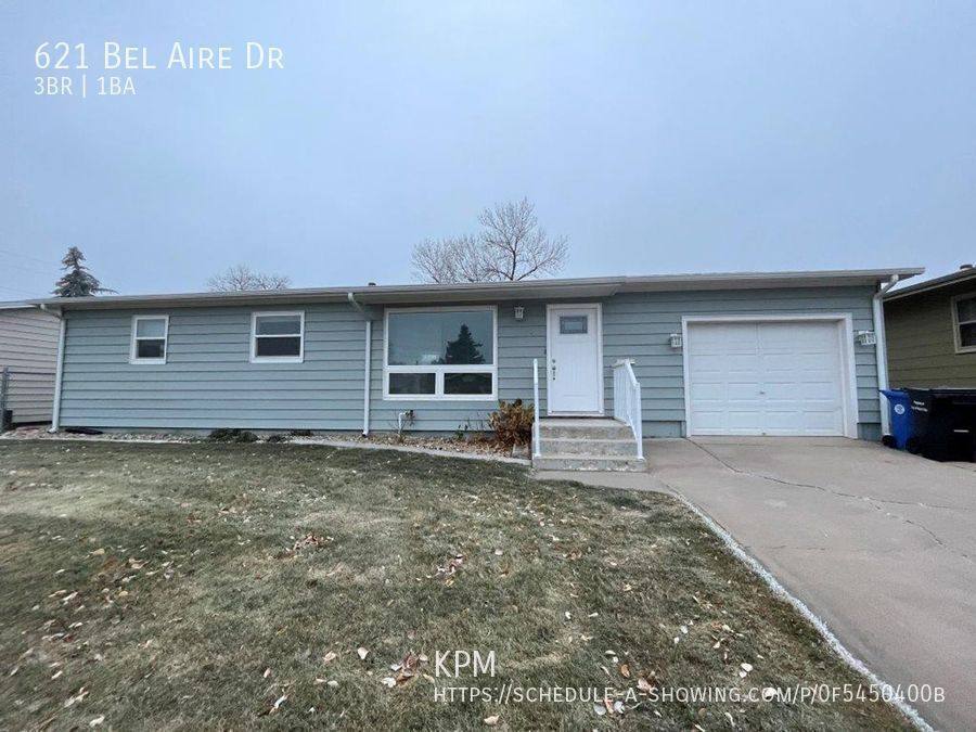 House for rent at 621 Bel Aire Dr, Rapid City, SD 57702
