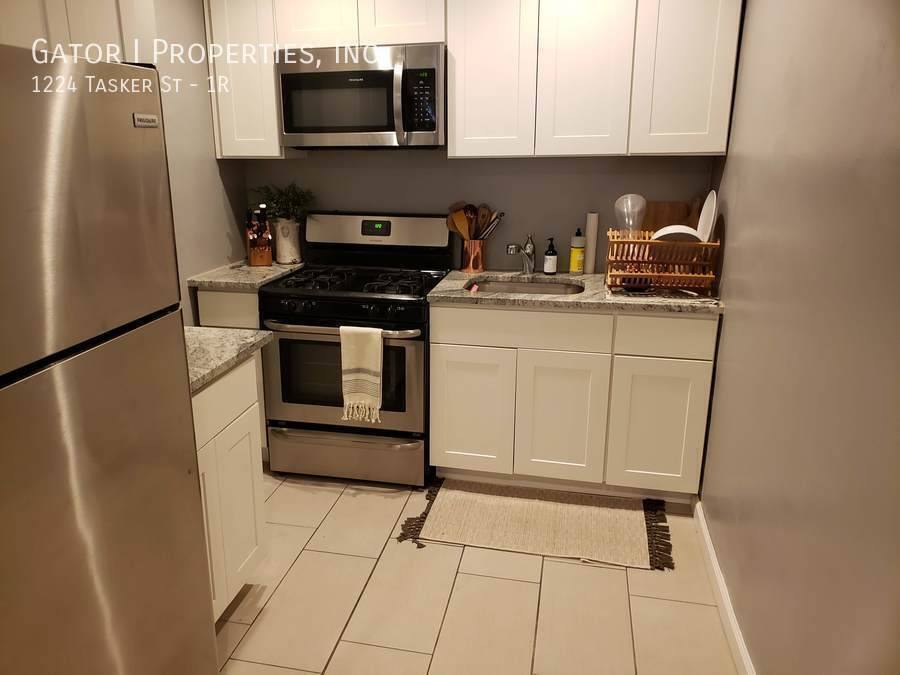 Apartment for rent at 1224 Tasker St #1R, Philadelphia, PA 19148