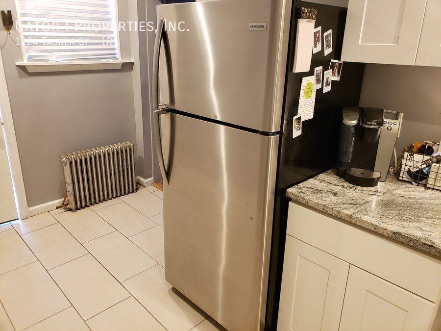Apartment for rent at 1224 Tasker St #1R, Philadelphia, PA 19148