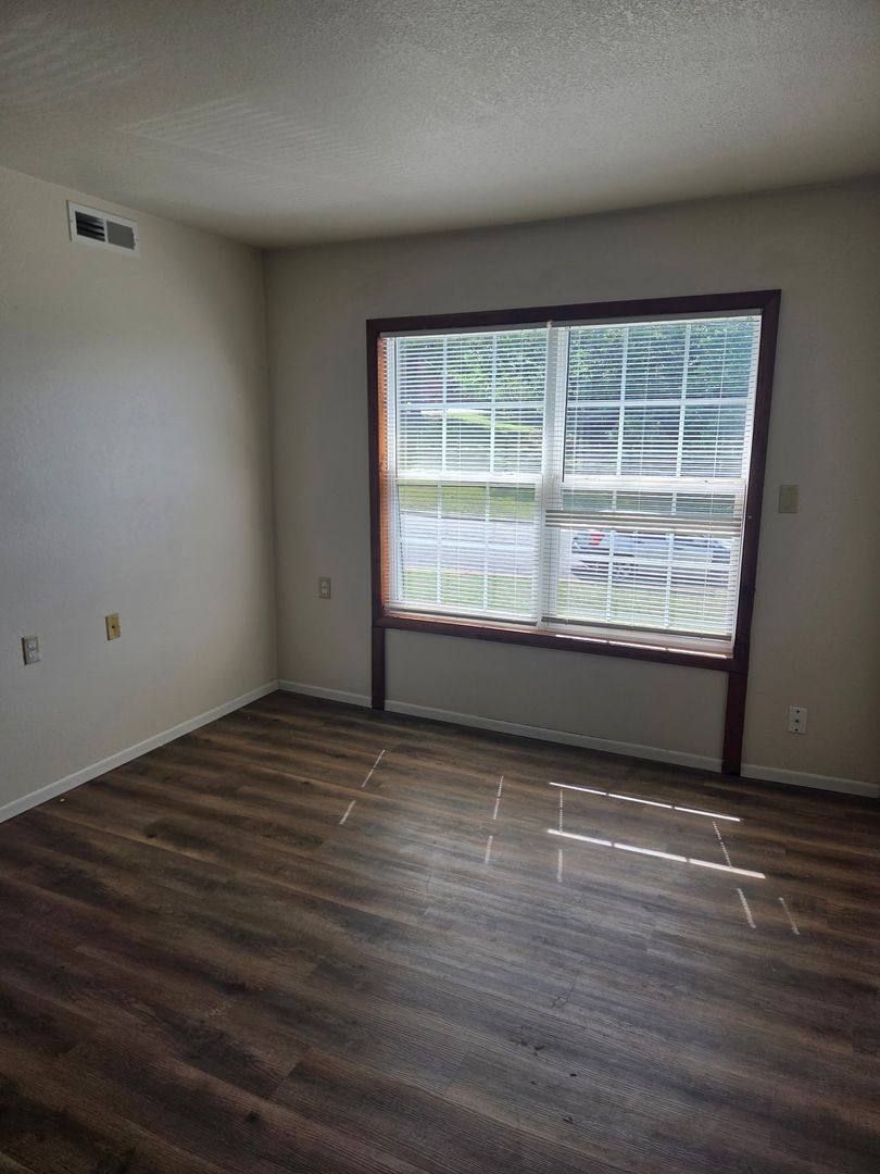 Apartment for rent at 400 S Judy St, Branson, MO 65616