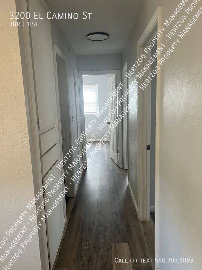 House for rent at 3200 El Camino St, Ponca City, OK 74604