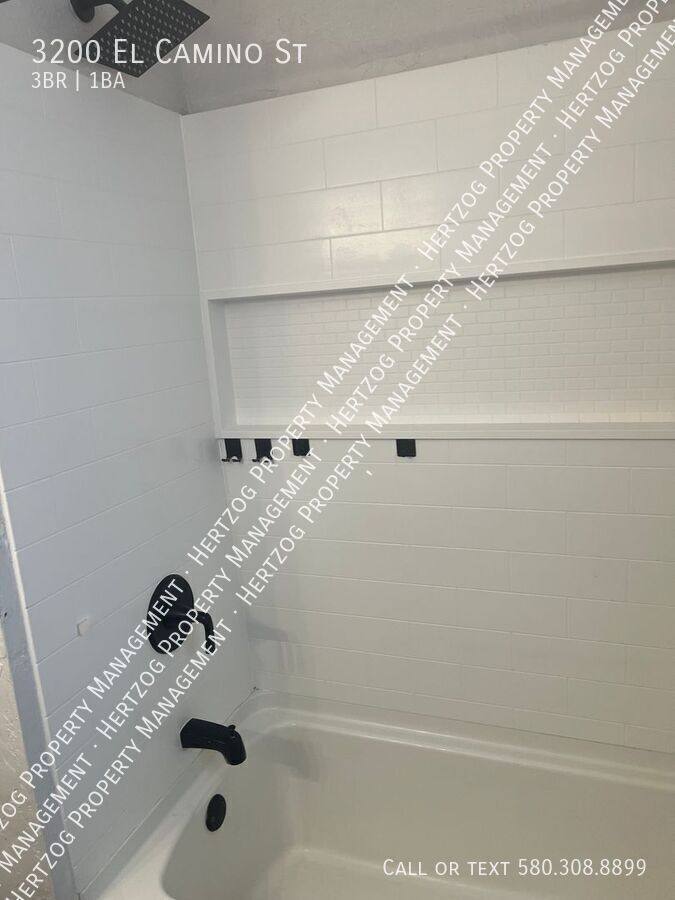 House for rent at 3200 El Camino St, Ponca City, OK 74604