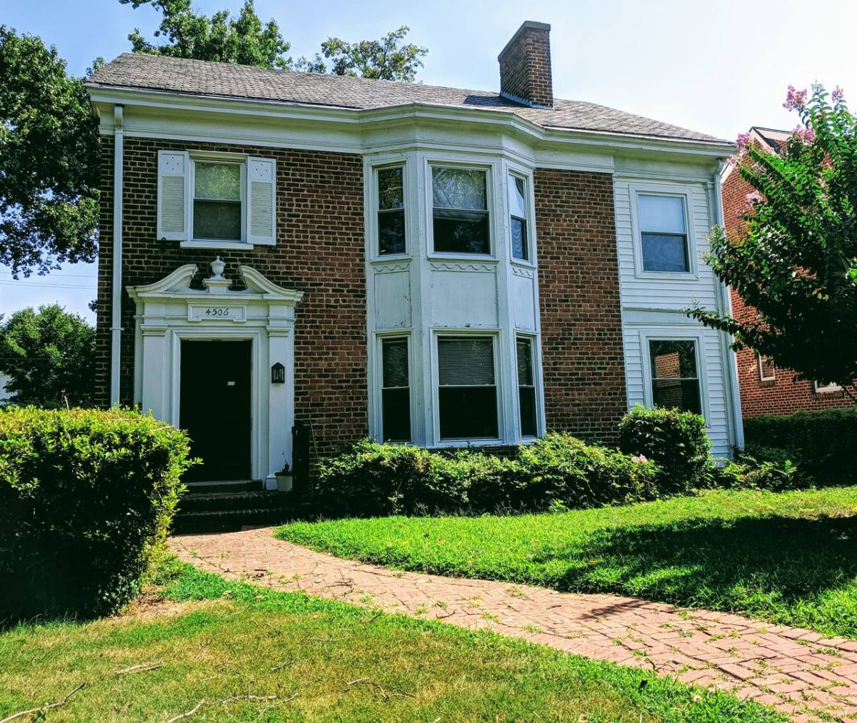Apartment for rent at 4506 Monument Ave, Richmond, VA 23230