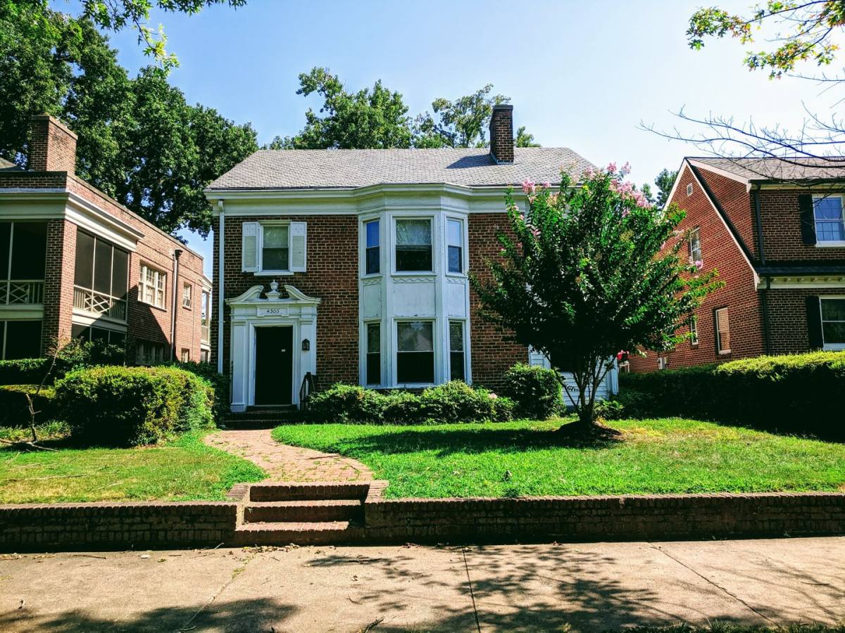 Apartment for rent at 4506 Monument Ave, Richmond, VA 23230