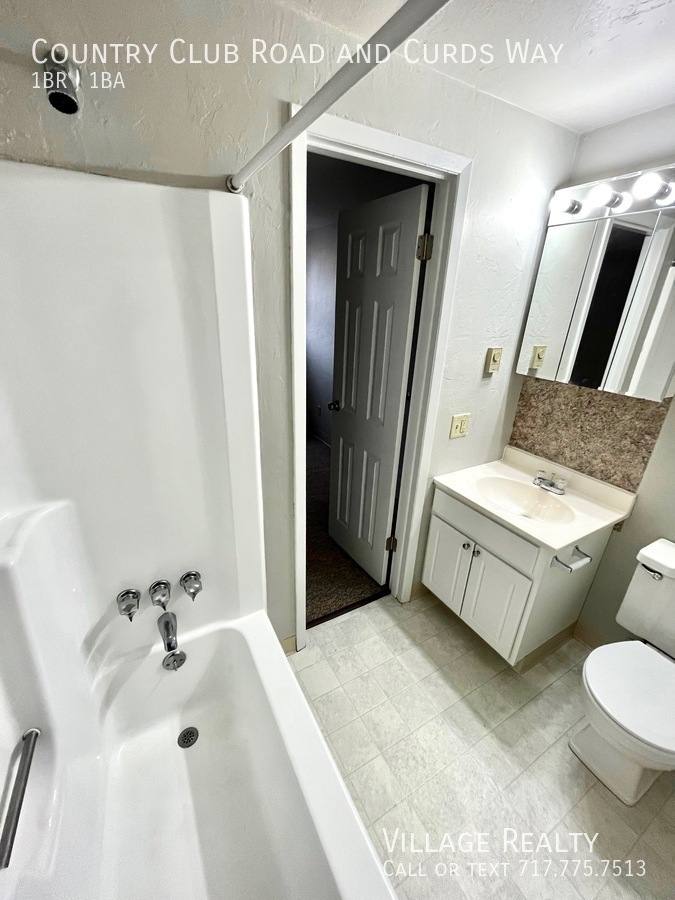 Apartment for rent at 681 Country Club Rd E, Red Lion, PA 17356
